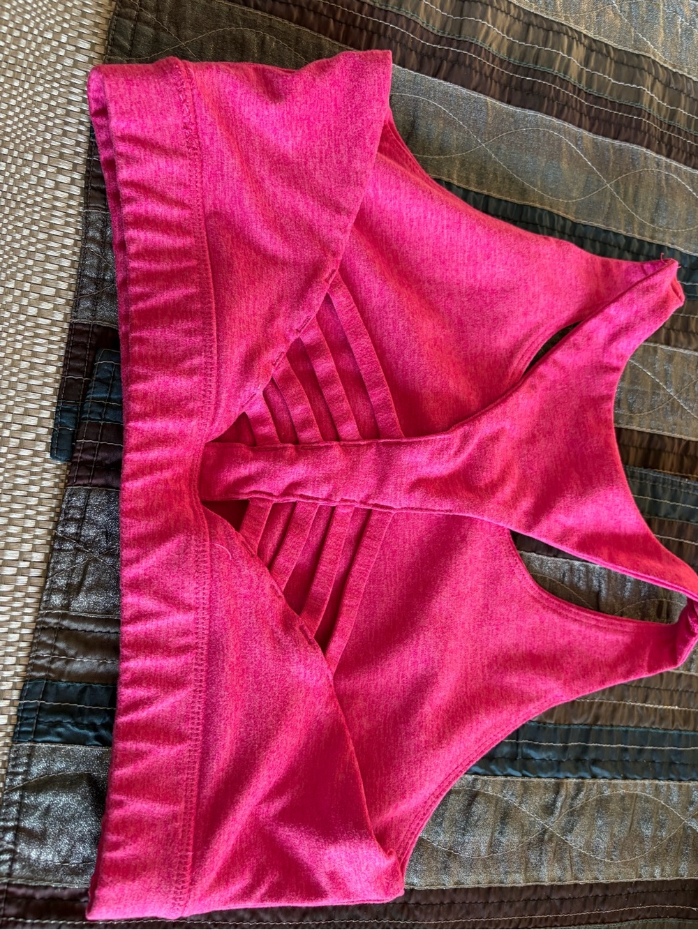 Peloton Hot Pink Racerback Heart Sports Bra with diagonal back size large - Picture 3 of 3